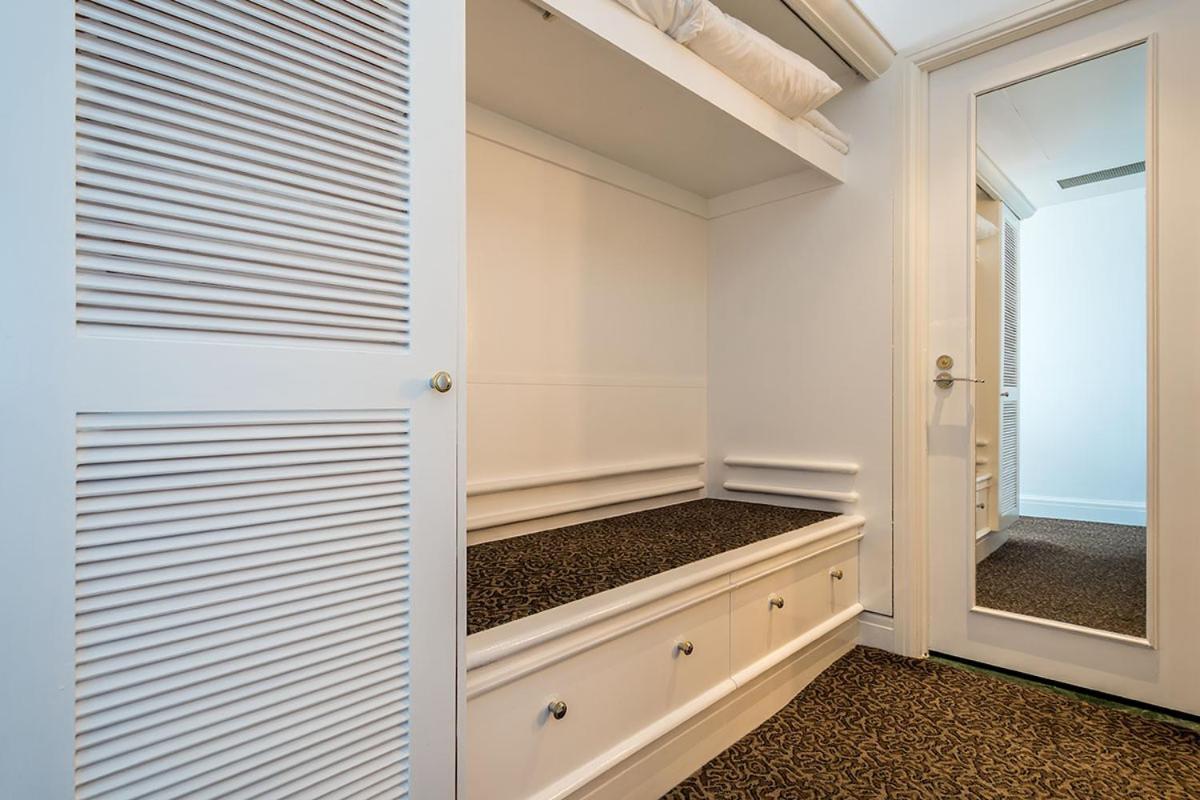Deluxe Ocean Views Apartment Gold Coast Exterior foto