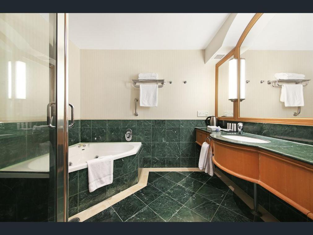 Deluxe Ocean Views Apartment Gold Coast Exterior foto