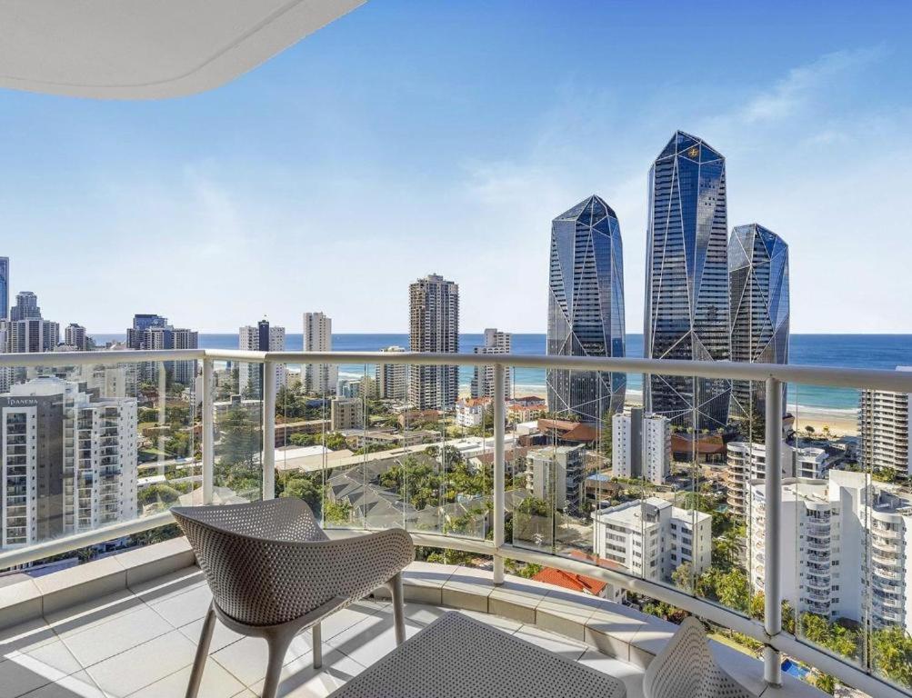 Deluxe Ocean Views Apartment Gold Coast Exterior foto